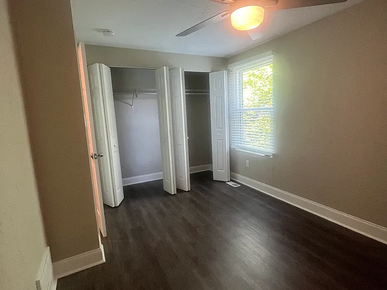 127 Old Meadow Rd — Photo 11