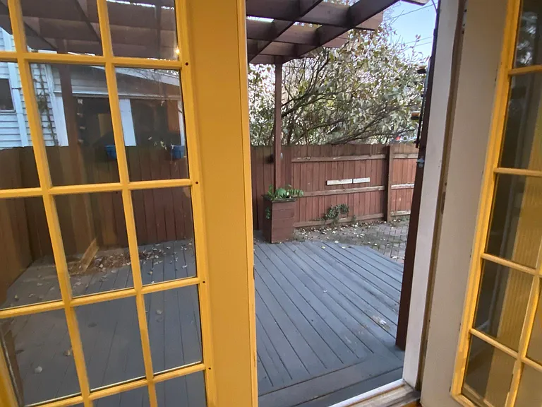 553 Bradley St — Photo 24