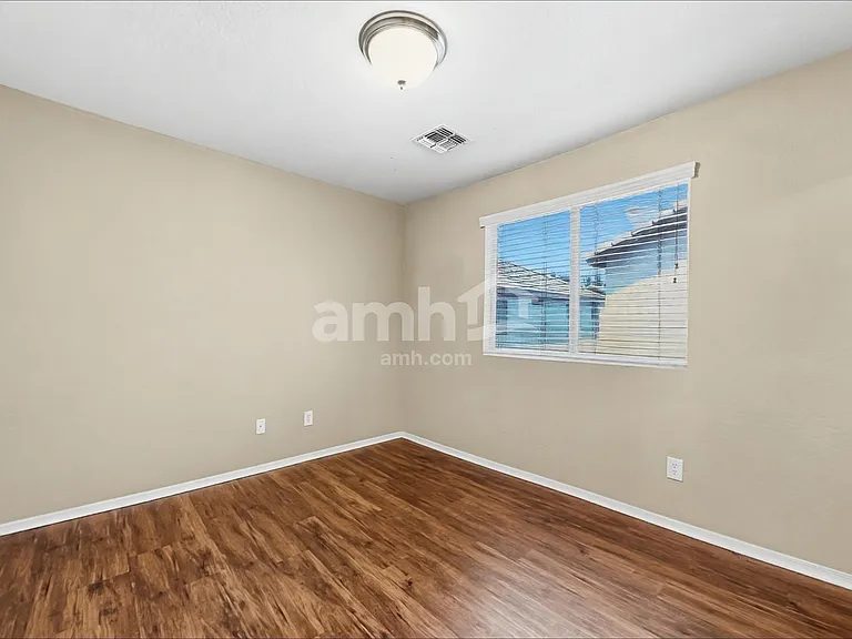 5332 W Jones Ave — Photo 13