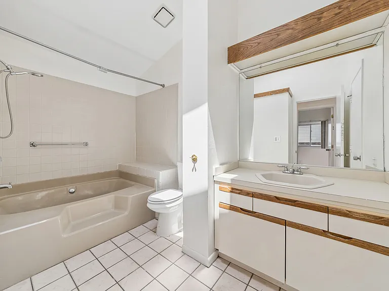 9 Morningside Dr #9 — Photo 16