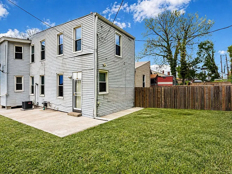 2954 Central Pkwy — Photo 5
