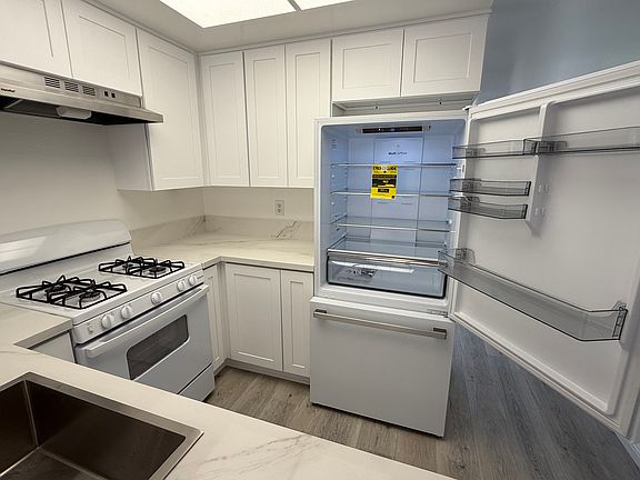 5th image of 173 S Los Mesquites St