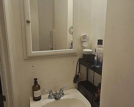 2nd image of 421 S 17th St APT 1