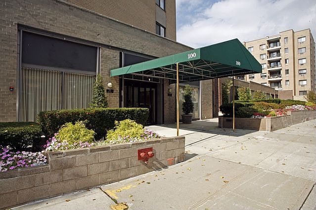 1st image of 100 E Hartsdale Ave APT 5CW