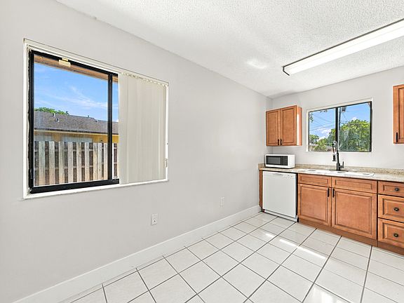 5th image of 20117 SW 88th Ct #20117