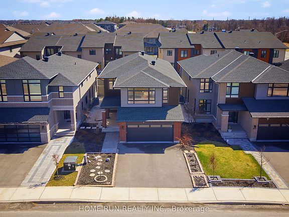 3rd image of 804 Atrium Rdg