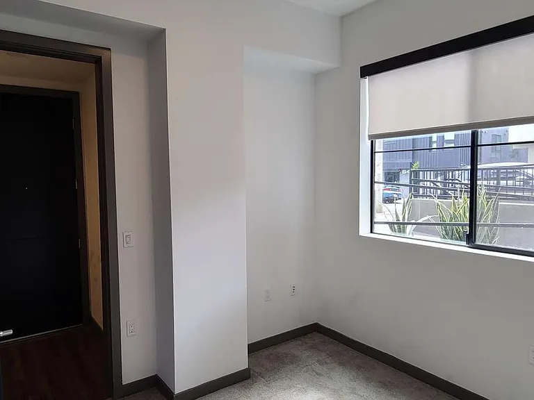 644 N Hobart Blvd — Photo 37
