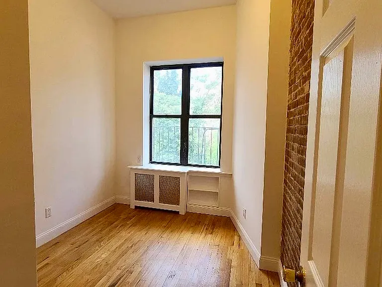 1720 2nd Ave #5C — Photo 5