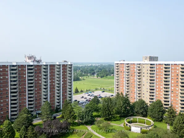 1105 Jalna Blvd #404, London, ON N6E 2S9