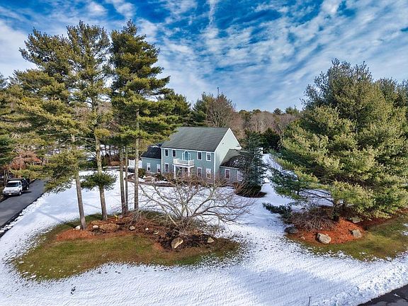 4th image of 2 Winterberry Ln