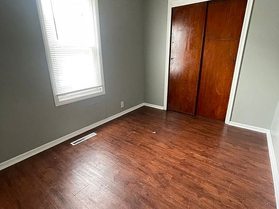 4th image of 1607 Avenue B APT 2