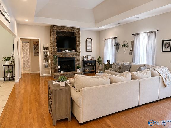 3rd image of 240 Cade Cir