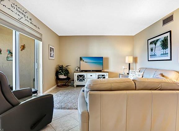 4th image of 25720 Hickory Blvd APT 618