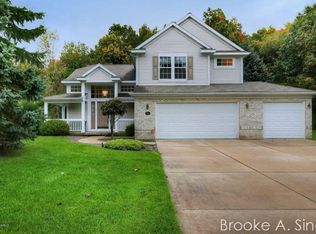 6241 Miramonte Dr NE, Rockford, MI 49341