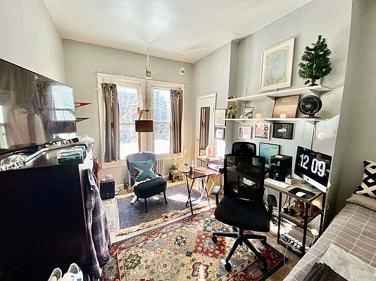 Rented by WIRE International Realty | media 1