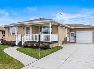 39 Cardy Ln, Depew, NY 14043