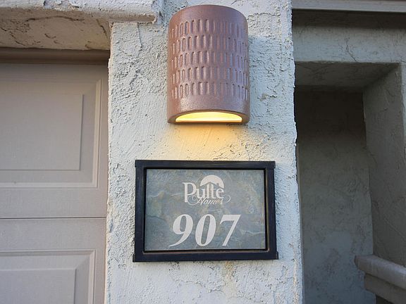 4th image of 907 W Vuelta Granadina
