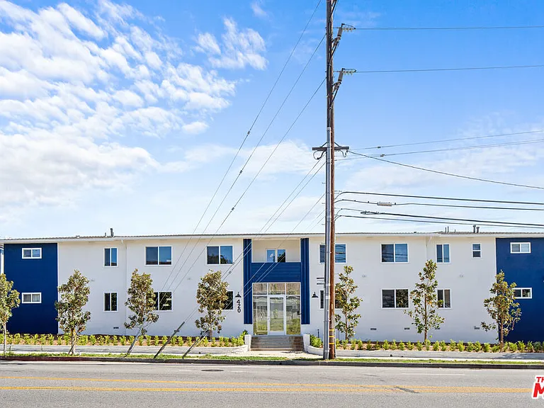420 S Sepulveda Blvd #13 — Photo 21
