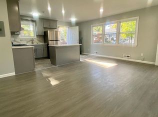 256 Hillcrest St #1, Staten Island, NY 10312