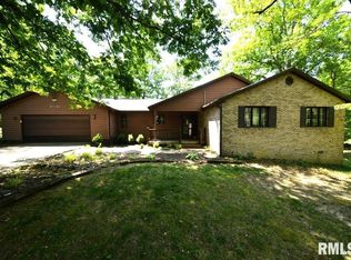 16315 N McCauley Ln, Mount Vernon, IL 62864