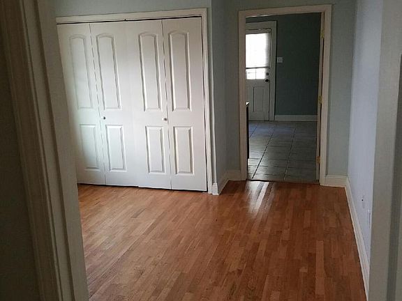5th image of 3911 Franklin Ave