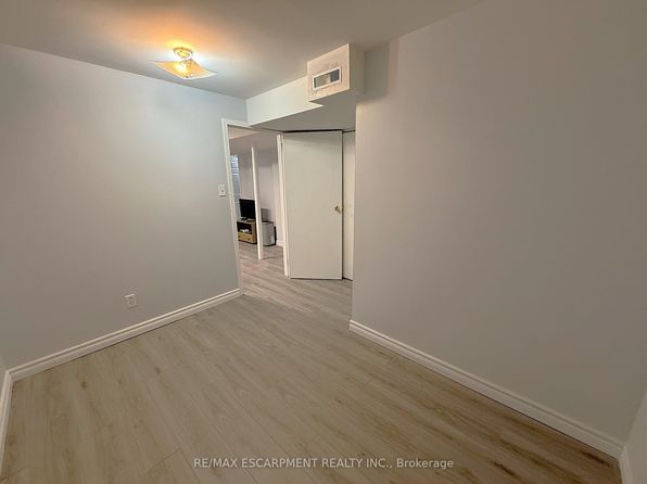25 Prairie Rose Cir #BASEMENT, Brampton, ON L6R 1R4