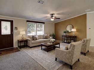 1024 Sand Hills Rd, Red Rock, TX 78662