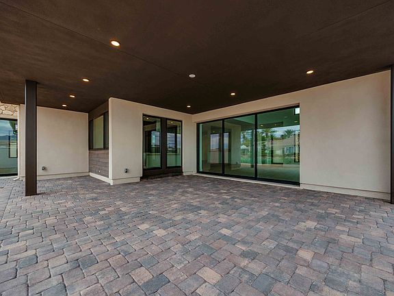 58 BELLISSIMA LAGO COURT