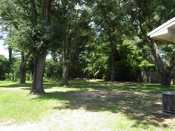 2195 Whip Poor Will Ct, Semmes, AL 36575
