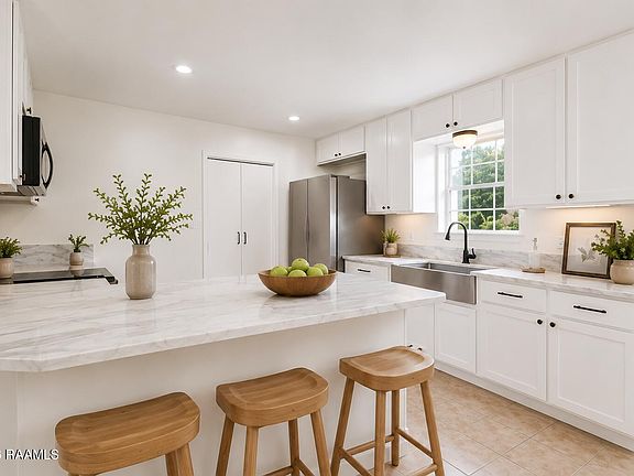 5th image of 101 Sonny Ln