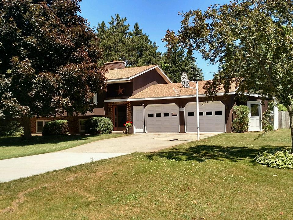 08991 Pine Ave.