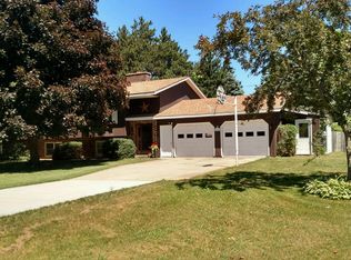 8991 Pine Ave, South Haven, MI 49090