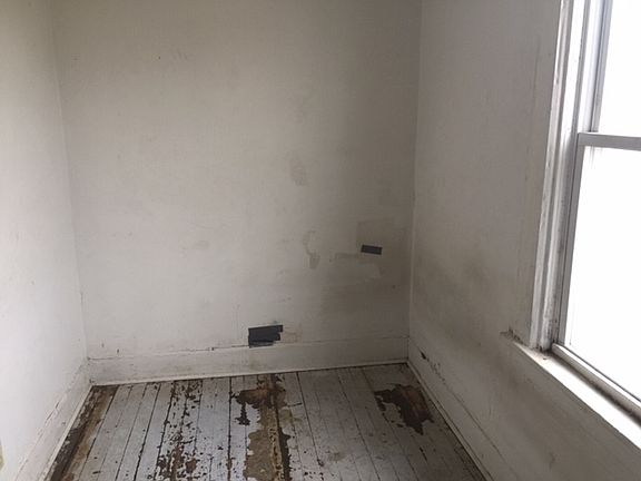 4th image of 117 154th Pl