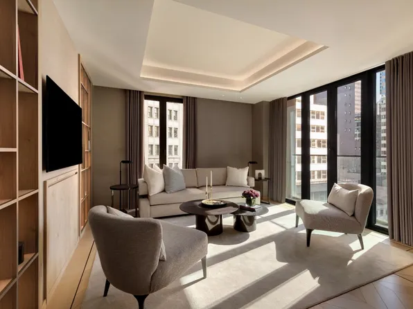 685 5th Avenue image 1 of 18