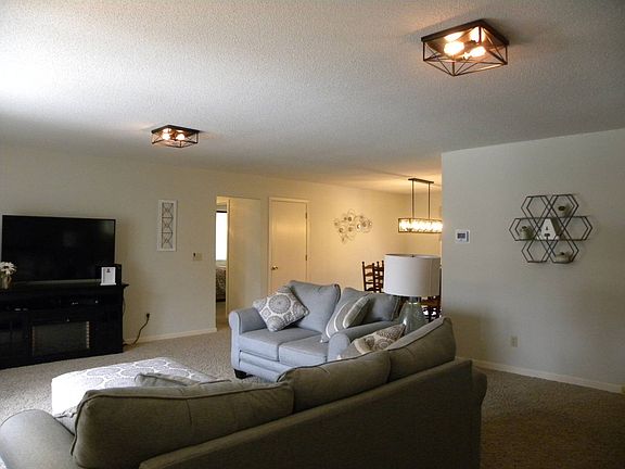 2nd image of 705 W Diane Ct