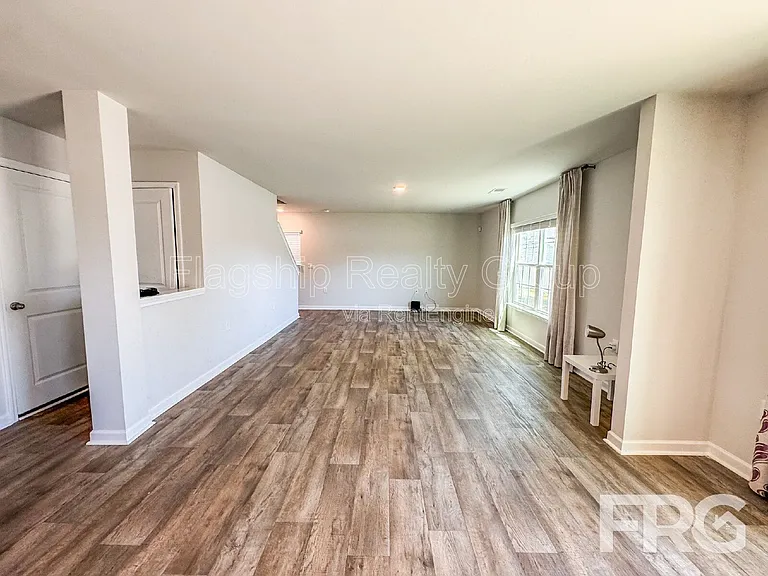 1313 Riverstone Dr — Photo 10