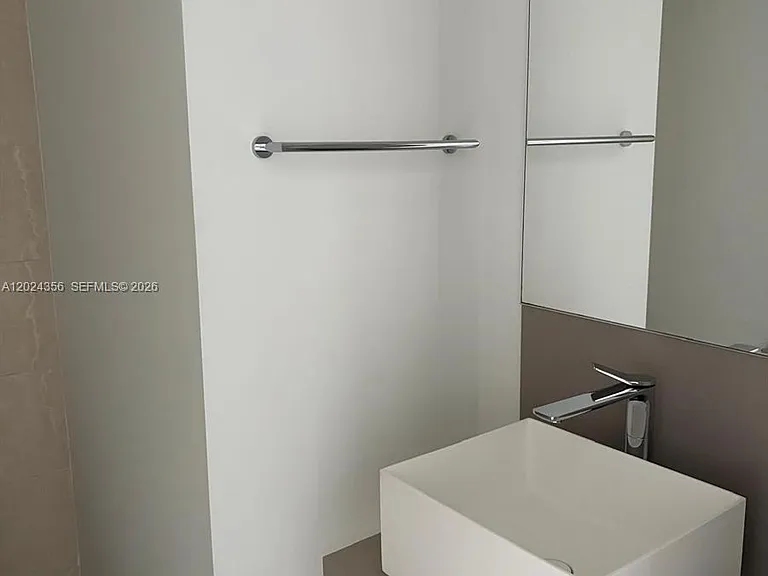 1000 Brickell Plz #2108 — Photo 29