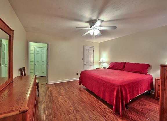 4th image of 968 Marys Dr #B