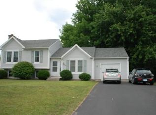 3235 Woodfield Dr, Walworth, NY 14568