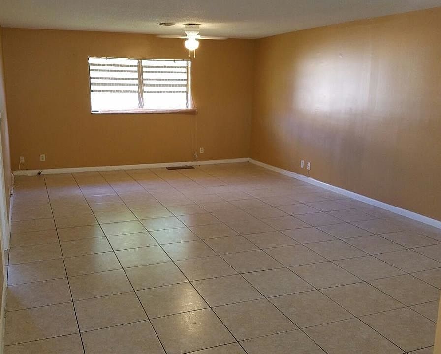 2nd image of 3609 NW 114th Ln #1