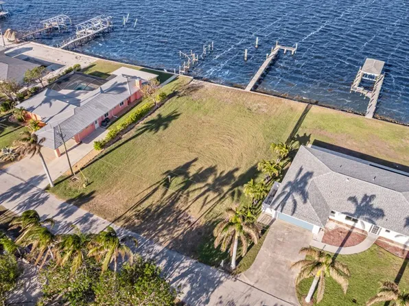 2226 8th Ave, Saint James City, FL 33956