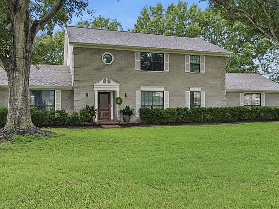 2nd image of 3122 La Quinta Dr
