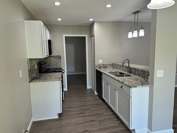 4th image of 11009 White Sands St