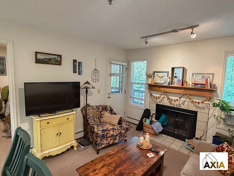 1927 Canyon Blvd #112 — Photo 3