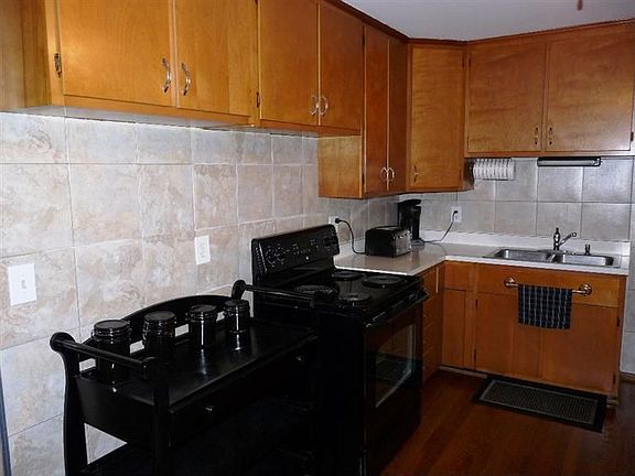 3rd image of 223 Caldwell Dr