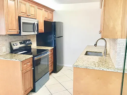 2035 Exeter Dr #2035-B Photo 1