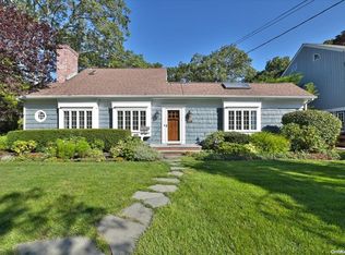 199 Woodbine Ave, Merrick, NY 11566