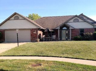 2610 Falling Leaf Ct, Fairborn, OH 45324
