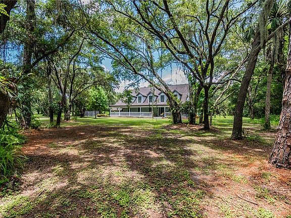 3rd image of 2123 Lone Palm Dr