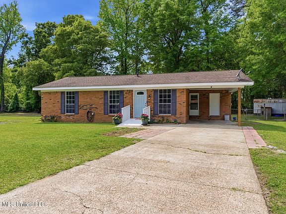 3rd image of 205 Woodside Dr